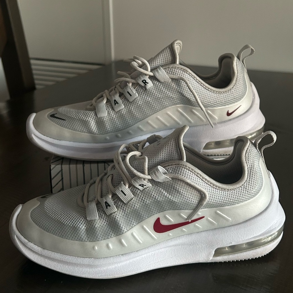 Nike Air Max Axis